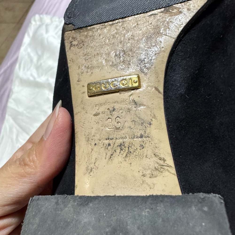 Gucci Women's Black Suede Fringe Loafers with Gold GG Hardware Size 6 - Picture 6 of 16
